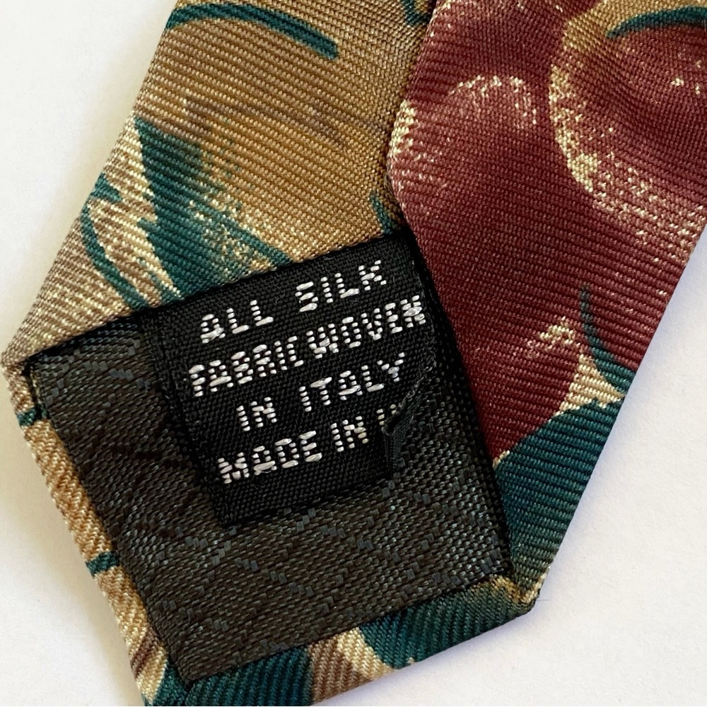VINTAGE CHRISTIAN DIOR BROWN TAN PURPLE RED GRAPE LEAF PRINT SILK NECK TIE - Picture 5 of 5